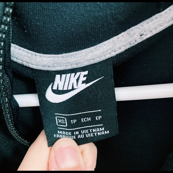 Nike zip up black hoodie - Picture 4 of 5